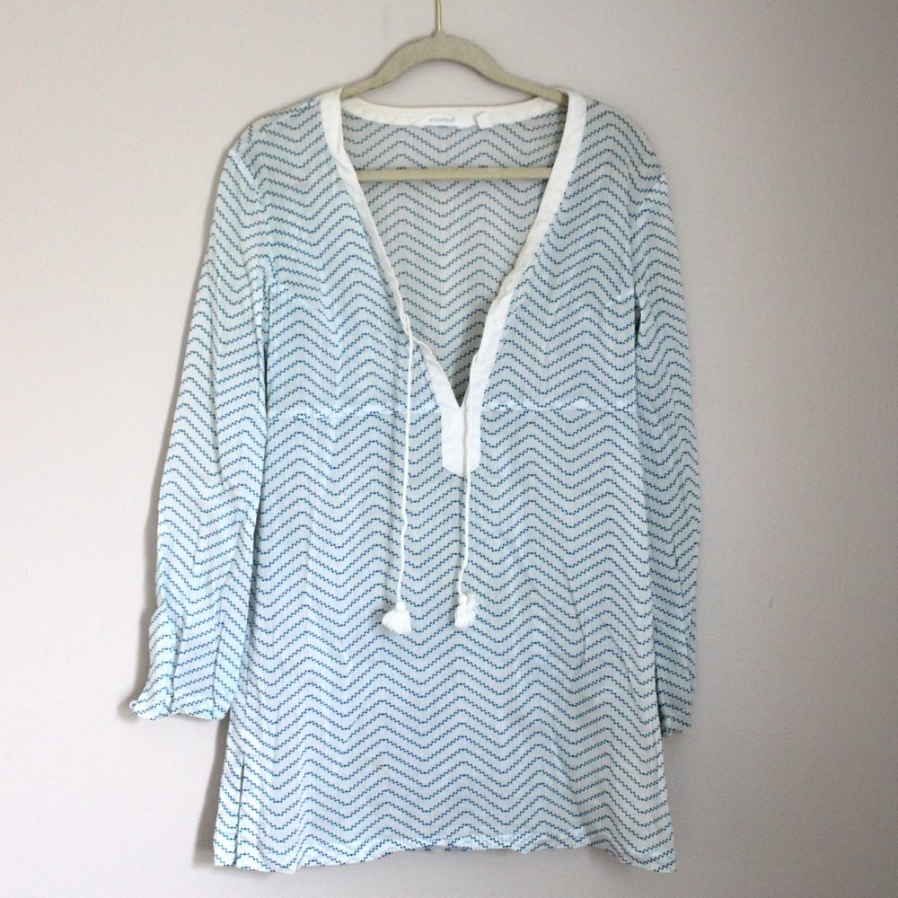 Athleta White and Blue Striped Chevron Cover Up